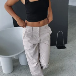 Know Your Worth Pants Beige 19 Know Your Worth Pants Beige -Cheap Vog Unique Store LEARN THE ROPES CROP KNOW YOUR WORTH PANTS 01 scaled